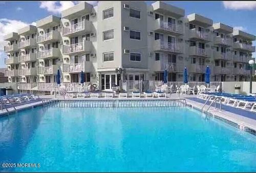 323-225 E Wildwood Ave, Wildwood, NJ, 08260-4837 | Card Image