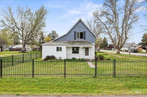 203 E 5th St, Emmett, ID, 83617 | Card Image
