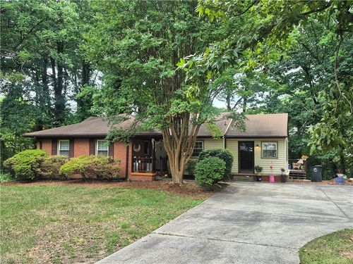 3501 Branchwood Dr, Greensboro, NC, 27408 | Card Image