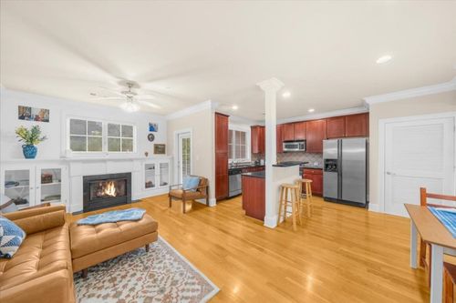 199 Le Gran Ct, Sandy Springs, GA, 30328-6233 | Card Image
