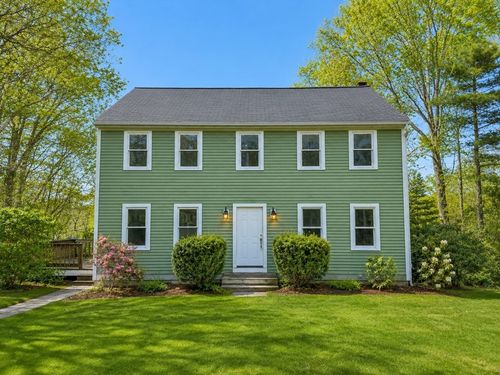 111 Snow St, Hanson, MA, 02341-2085 | Card Image