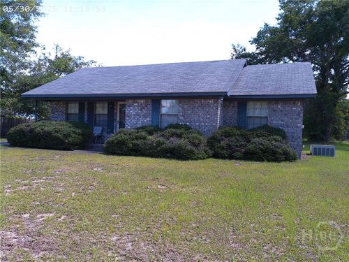 41 Crosby Dr, Hinesville, GA, 31313-8214 | Card Image