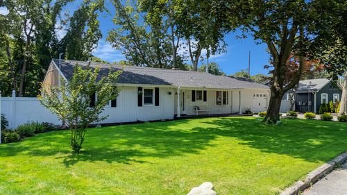 62 Mahogany Rd, Rocky Point, NY, 11778-9226 | Card Image