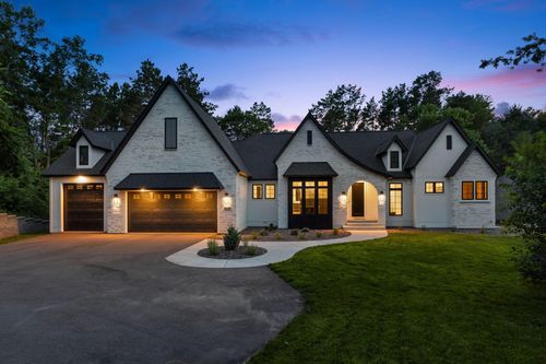 5736 57th Street Cv N, Lake Elmo, MN, 55042-8643 | Card Image