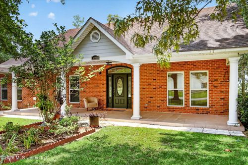 2011 Tradewinds Dr, Gautier, MS, 39553-7026 | Card Image