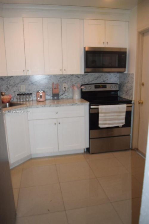 apt-241-4200 Nw 3rd Ct, Plantation, FL, 33317-2827 | Card Image