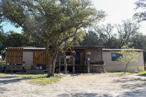 805 Bulverde Rd, Bulverde, TX, 78163-4813 | Card Image