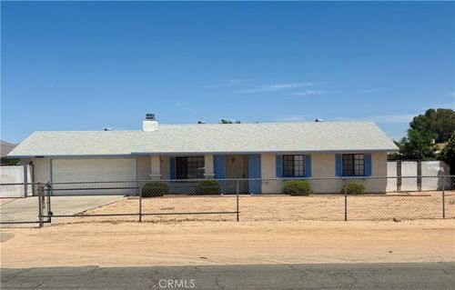 12821 Algonquin Rd, Apple Valley, CA, 92308-7197 | Card Image