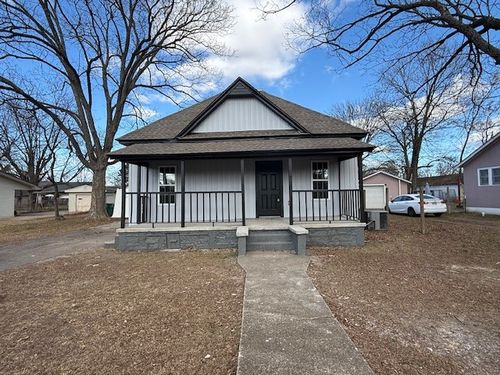 416 8th St, Russellville, AR, 72801-6002 | Card Image