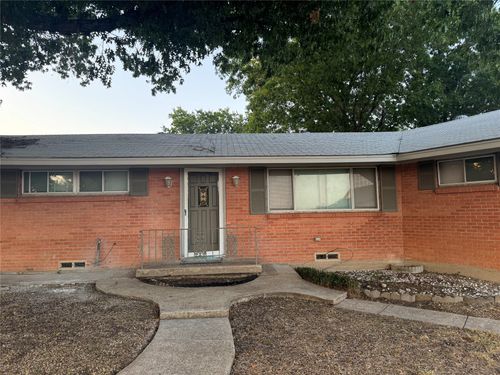 1406 Country Club Rd, Ennis, TX, 75119-2252 | Card Image