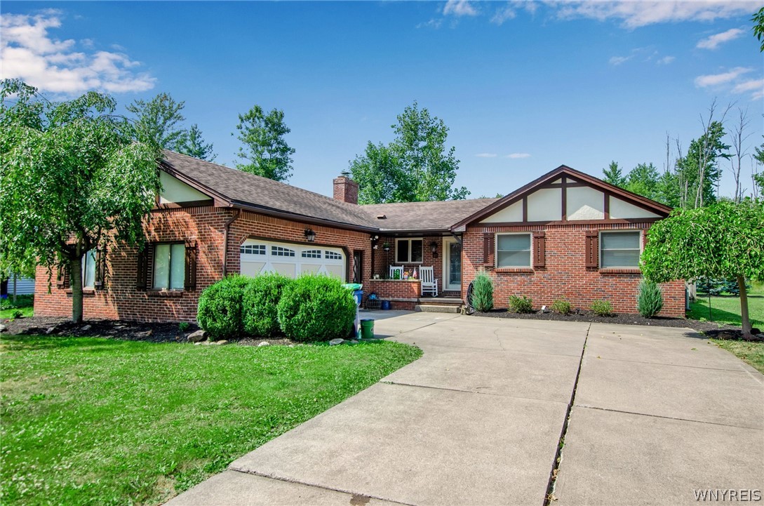 Misty Ln, East Amherst, NY 14051