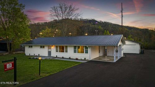 2676 High Valley Dr, Pigeon Forge, TN, 37863-4207 | Card Image