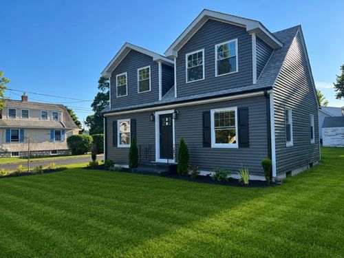 49 Metropolitan Park Dr, Riverside, RI, 02915-2144 | Card Image