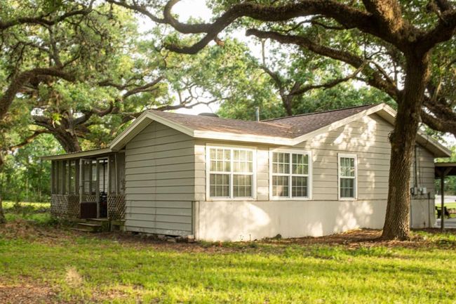 447 Fm 2540 N, House other with 3 bedrooms, 1 bathrooms and 1 parking in Van Vleck TX | Image 4