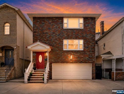 103 Houston St, Newark, NJ, 07105-3111 | Card Image