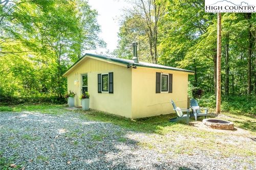 2777 Hickory Nut Gap Rd, Newland, NC, 28657-9473 | Card Image