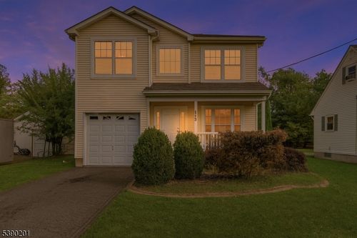 143 Oak St, Bridgewater, NJ, 08807-2751 | Card Image