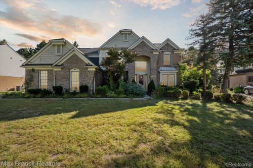 5872 Meadowview Dr, Canton, MI, 48187-4753 | Card Image