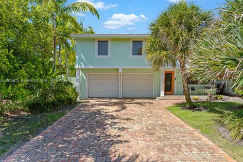 3317 Ne 16th Ct, Fort Lauderdale, FL, 33305-3714 | Card Image