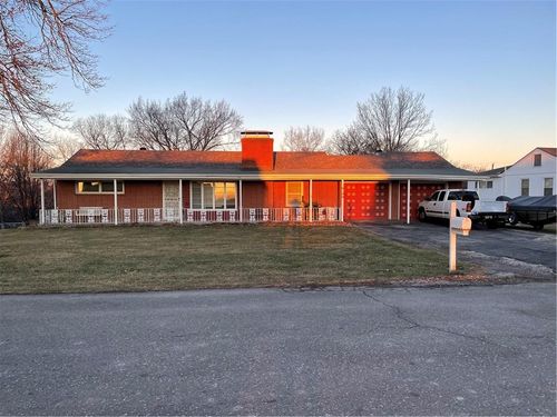 6106 N Lenox Ave, Kansas City, MO, 64151-2732 | Card Image