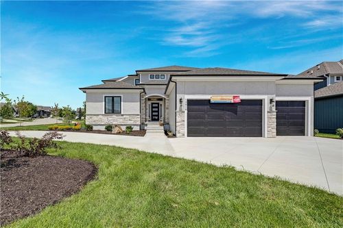 13010 W 174th Ter, Overland Park, KS, 66221-7151 | Card Image