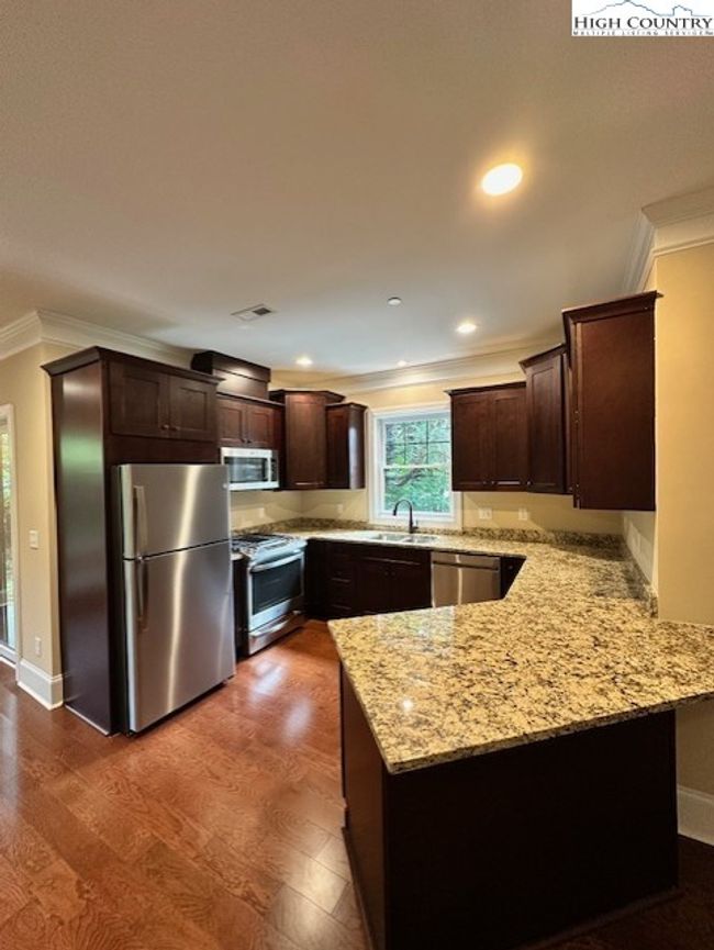 APT-102 - 155 Gateway Dr, Condo with 2 bedrooms, 2 bathrooms and null parking in Boone NC | Image 8