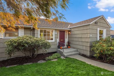 4567 Stanford Avenue Ne, House other with 4 bedrooms, 2 bathrooms and 1 parking in Seattle WA | Image 2