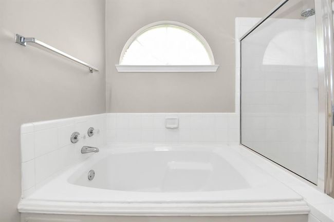 4615 Jaymar Dr, House other with 3 bedrooms, 2 bathrooms and 2 parking in Sugar Land TX | Image 37