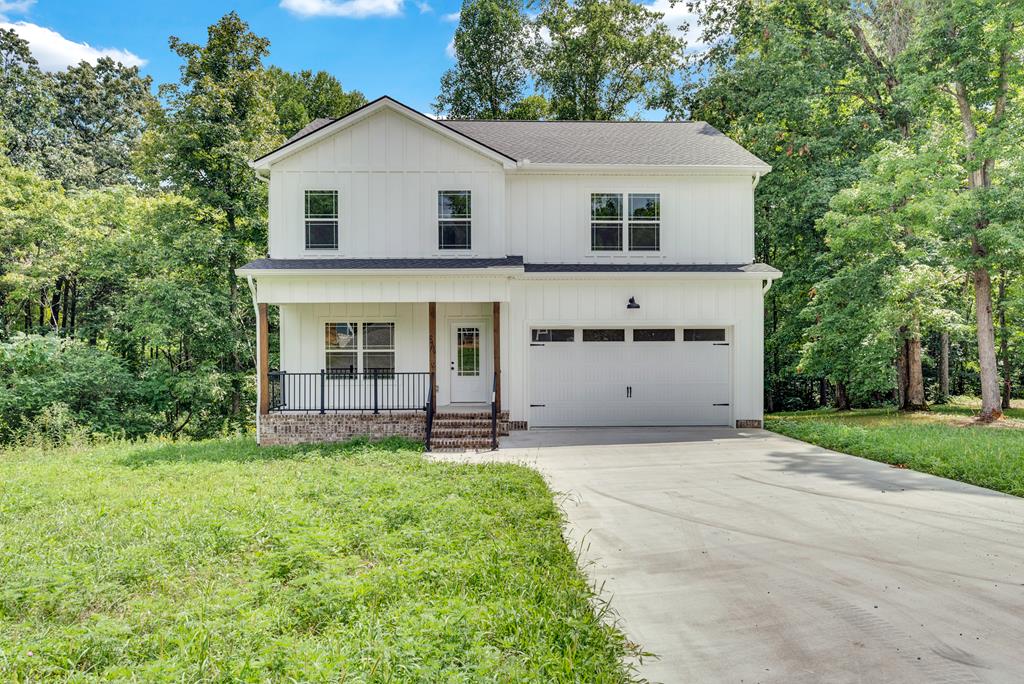 Whispering Oaks Ln, Cookeville, TN 38501