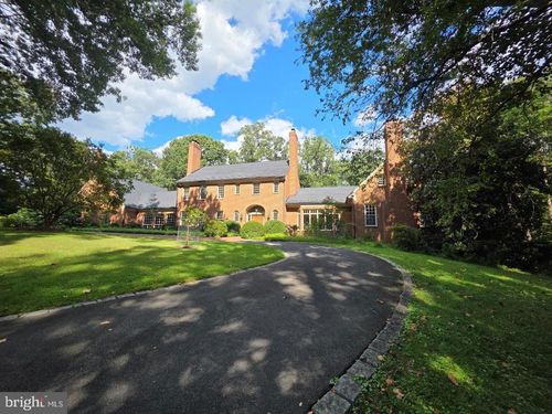 19 Piney Glen Ct, POTOMAC, MD, 20854-1411 | Card Image