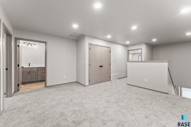711 Dakota Ave, Townhouse with 3 bedrooms, 3 bathrooms and null parking in Dell Rapids SD | Image 16