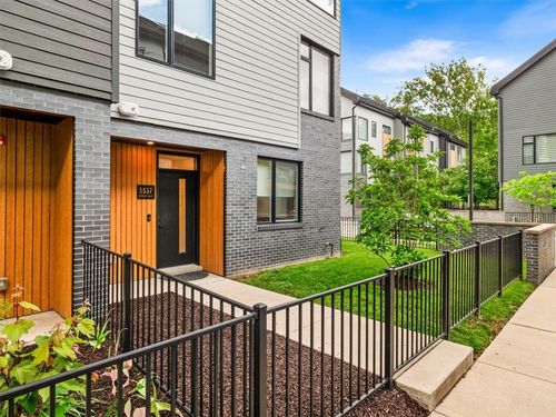 5557 Berlin Way, Pittsburgh, PA, 15201-2663 | Card Image