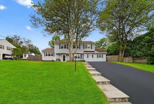 531 Manchester Rd, Yorktown Heights, NY, 10598-1205 | Card Image