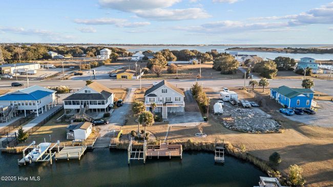 407 Cedar Point Blvd, House other with 3 bedrooms, 3 bathrooms and null parking in Cedar Point NC | Image 35