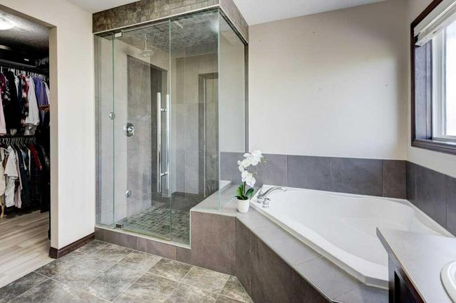 34 Chaparral Valley Place Se, House other with 5 bedrooms, 4 bathrooms and 4 parking in Calgary AB | Image 29
