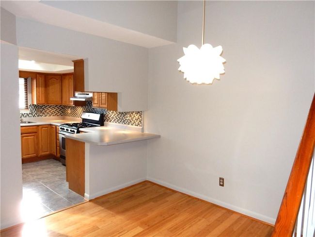 2058 Powers Ferry Trce Se, Condo with 2 bedrooms, 3 bathrooms and 2 parking in Marietta GA | Image 4