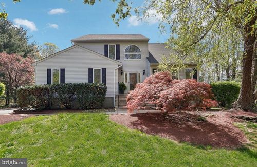 32 Arnold Ln, ROBBINSVILLE, NJ, 08691-3049 | Card Image