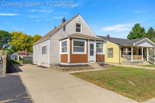 5649 Colonial St, Dearborn Heights, MI, 48127-3101 | Card Image