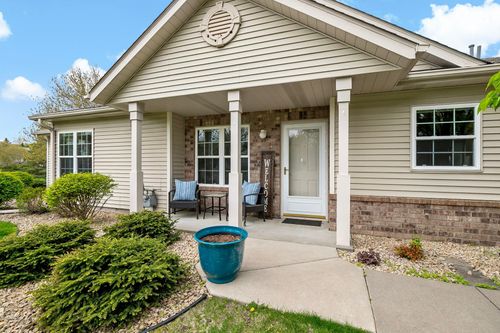 189 Wedgewood Dr, Mahtomedi, MN, 55115-2701 | Card Image