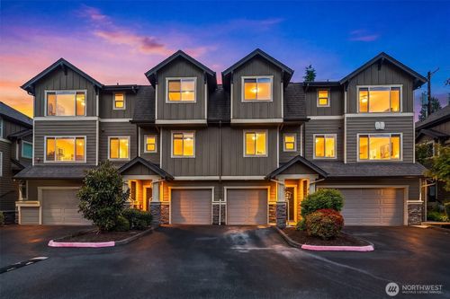 j104-1900 Weaver Rd, Snohomish, WA, 98290-4210 | Card Image