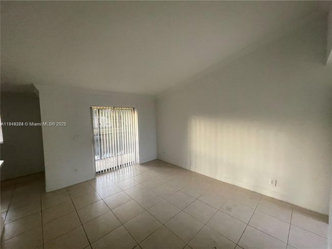 4011 - 4011 Nw 87 Th Ave, Condo with 1 bedrooms, 1 bathrooms and null parking in Sunrise FL | Image 5