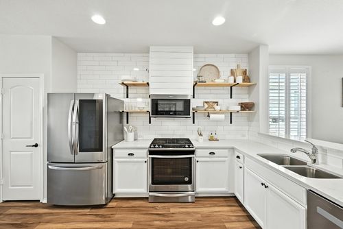 126 Silktassel Way, Buda, TX, 78610-2169 | Card Image