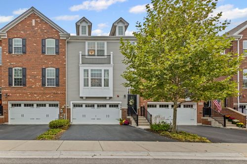 2546 Huntleigh Ln, Woodridge, IL, 60517-2829 | Card Image