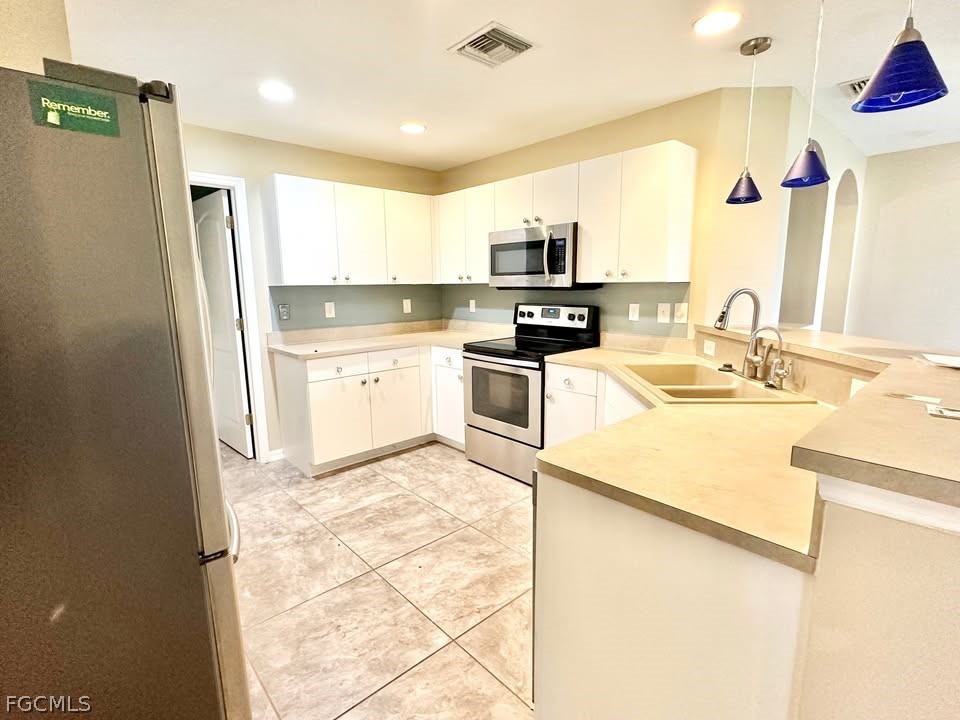 Residential Lease in Cape Coral 4