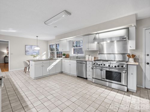 310 Claremont Dr, Flat Rock, NC, 28731-8509 | Card Image