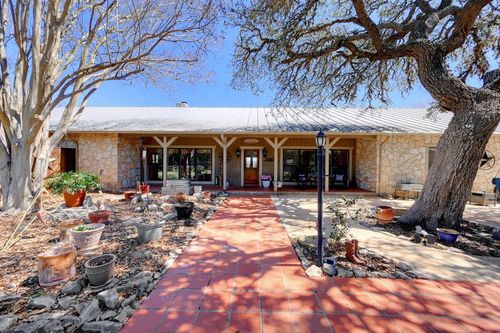 257 Encino Loop, Kerrville, TX, 78028-2033 | Card Image