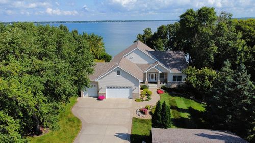 521 E Summit St, Battle Lake, MN, 56515-4113 | Card Image