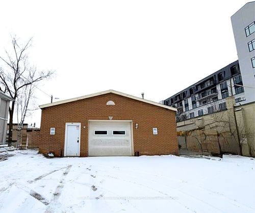 41 Temperance St, Aurora, ON, L4G2P6 | Card Image