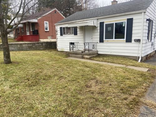 2064 Lavelle Road, Flint Charter Township, MI, 48504 | Card Image