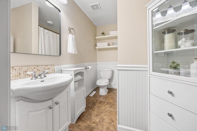 Bathroom | Image 15